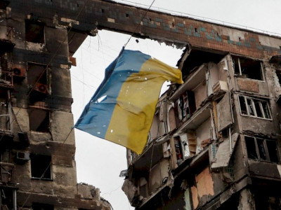 Cidade de Donbas é destruída por russos, anuncia Zelensky 