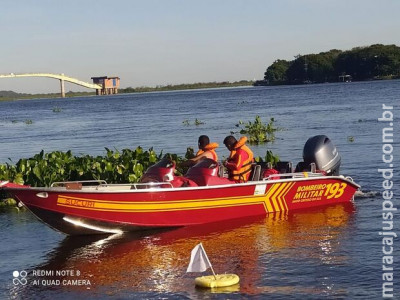 Embarcação com seis pessoas vira no Rio Salobra; bombeiros fazem buscas Embarcação com seis pessoas vira no Rio Salobra; bombeiros fazem buscas