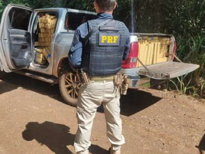 PRF apreende 1,6 tonelada de maconha e recupera caminhonete em Jardim PRF apreende 1,6 tonelada de maconha e recupera caminhonete em Jardim