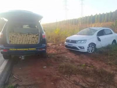 Traficante é preso após capotar veículo com 170 quilos de maconha