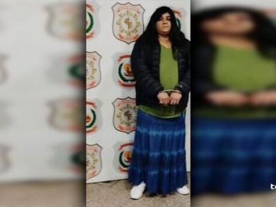 Vestido de mulher, detento passa tranquilamente por agente e foge de penitenciária Vestido de mulher, detento passa tranquilamente por agente e foge de penitenciária