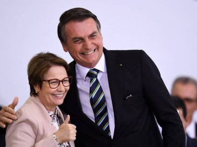 Após descartá-la como vice, Bolsonaro vem a MS dar 