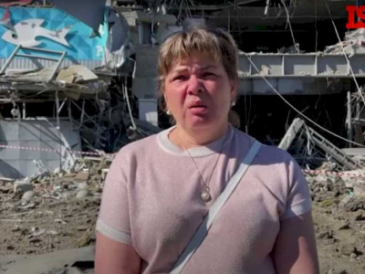 Bombardeio russo mata 5, fere 12 e destrói supermercado em Kharkiv
