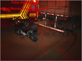Maracaju: Motociclista colidi em traseira de carreta estacionada e é socorrido pelo o Corpo de Bombeiros