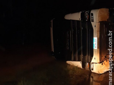 Acidente entre carretas deixa vítima presa às ferragens em Nova Alvorada Acidente entre carretas deixa vítima presa às ferragens em Nova Alvorada