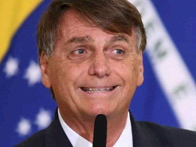 Bolsonaro ataca TSE e faz novas ameaças sem foco 
