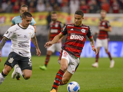 Flamengo e Corinthians decidem vaga na semifinal nesta terça