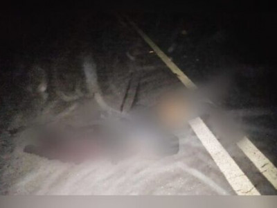 Ônibus atropela e mata homem deitado ao lado da bicicleta durante neblina Ônibus atropela e mata homem deitado ao lado da bicicleta durante neblina