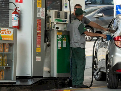 Brasil tem gasolina mais barata que Estados Unidos, Japão e Alemanha Brasil tem gasolina mais barata que Estados Unidos, Japão e Alemanha