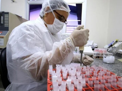 Casos confirmados de  Casos confirmados de