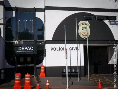 Bandidos invadem casa, fazem idosa refém e levam joias e dinheiro Bandidos invadem casa, fazem idosa refém e levam joias e dinheiro