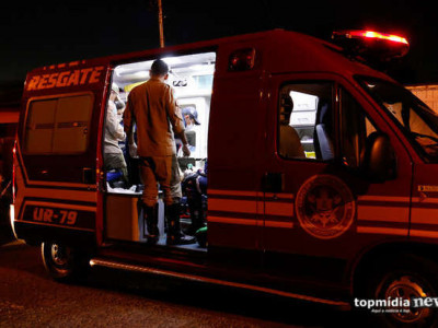 Jovem tenta separar briga em bar e acaba esfaqueado no Santa Carmélia Jovem tenta separar briga em bar e acaba esfaqueado no Santa Carmélia