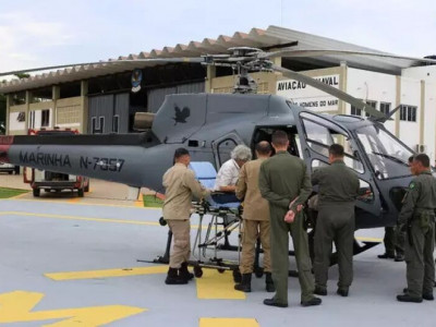 Mulher com lesão na coluna é resgatada por helicóptero no Pantanal Mulher com lesão na coluna é resgatada por helicóptero no Pantanal