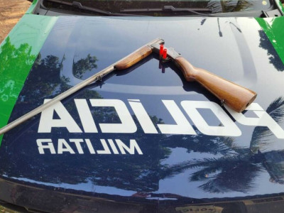 Polícia evita homicídio, socorre homem ferido e apreende espingarda Polícia evita homicídio, socorre homem ferido e apreende espingarda