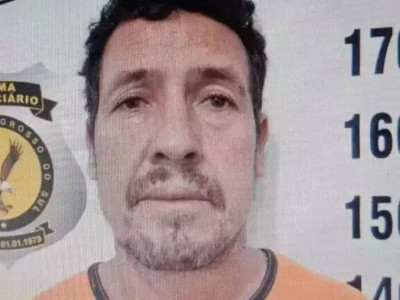 Quatro dias após matar esposa, homem decide se entregar à polícia Quatro dias após matar esposa, homem decide se entregar à polícia