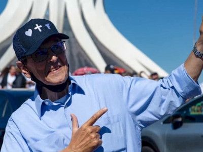 Roberto Jefferson será levado para Bangu 8 após atacar agentes da PF Roberto Jefferson será levado para Bangu 8 após atacar agentes da PF