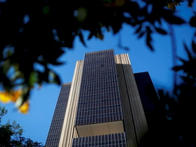 Economia brasileira cresce 1,36% no 3º trimestre, diz prévia do BC Economia brasileira cresce 1,36% no 3º trimestre, diz prévia do BC