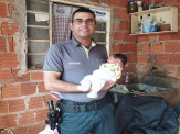 Dourados: Policial Militar salva bebê de apenas 19 dias de vida, através de atendimento via telefone 190 Dourados: Policial Militar salva bebê de apenas 19 dias de vida, através de atendimento via telefone 190