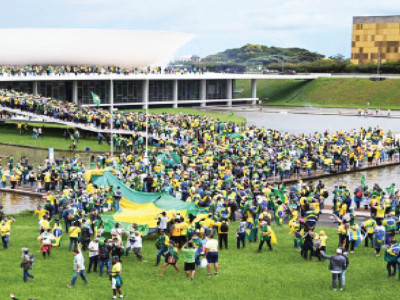 Economistas alertam que caso a crise política persista a inflação pode disparar Economistas alertam que caso a crise política persista a inflação pode disparar