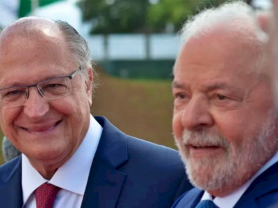 Em posse como ministro, Alckmin promete lealdade e dedicação a Lula Em posse como ministro, Alckmin promete lealdade e dedicação a Lula