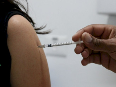 Vacinação é estratégia coletiva, diz secretária de Vigilância em Saúde Vacinação é estratégia coletiva, diz secretária de Vigilância em Saúde