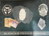 Ação conjunta, Polícia Civil de Maracaju, Polícia Militar e Polícia Civil de Rio Brilhante, ao cumprirem mandados, prendem homem em flagrante por tráfico de cocaína e localizam armas de fogo e munições