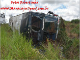 Maracaju: Ônibus com cerca de 30 bolivianos tomba em rotatória na BR-267 Maracaju: Ônibus com cerca de 30 bolivianos tomba em rotatória na BR-267
