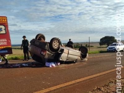 Veículo perde controle e capota na rodovia BR 060 em Sidrolândia Veículo perde controle e capota na rodovia BR 060 em Sidrolândia