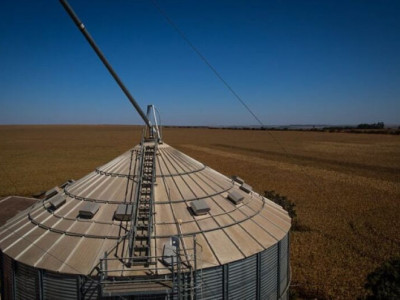 Brasil tem déficit de 115 milhões de toneladas em armazenagem Brasil tem déficit de 115 milhões de toneladas em armazenagem