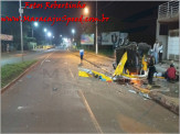 Maracaju: Caminhonete destrói fachadas de comércio na Av. Marechal Deodoro, condutor e passageiros saíram quase que ilesos do acidente