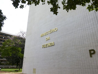 Ministério anuncia medidas para ampliar crédito e investimentos Ministério anuncia medidas para ampliar crédito e investimentos