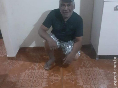 Casa é incendiada durante a madrugada e morador encontrado carbonizado Casa é incendiada durante a madrugada e morador encontrado carbonizado