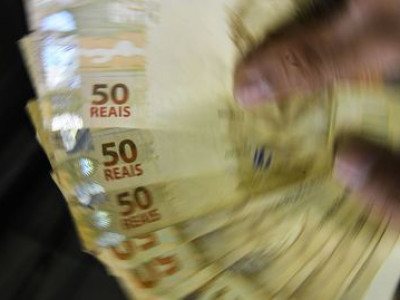 Desenrola beneficiará famílias com dívidas de até R$ 5 mil Desenrola beneficiará famílias com dívidas de até R$ 5 mil