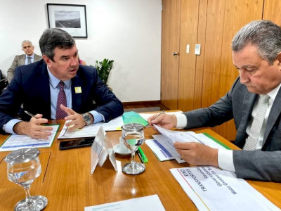 Em Brasília, governador garante recursos para obras prioritárias ao desenvolvimento de MS Em Brasília, governador garante recursos para obras prioritárias ao desenvolvimento de MS