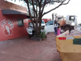 Maracaju: Caminhão Munck de empresa terceirizada da Energiza, destrói caminhonete Hilux na Av. Marechal Floriano