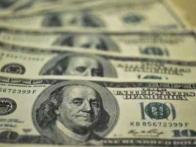 Bolsa volta a cair e dólar sobe com piora de perspectiva fiscal Bolsa volta a cair e dólar sobe com piora de perspectiva fiscal