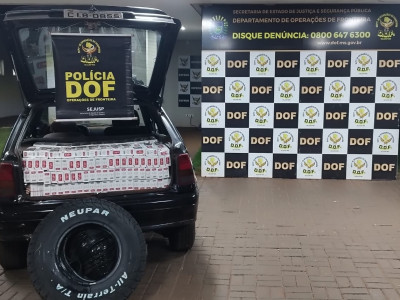 DOF apreende carro com pneus e cigarros contrabandeados do Paraguai DOF apreende carro com pneus e cigarros contrabandeados do Paraguai