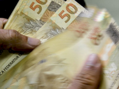 Correntistas ainda têm R$ 7,2 bilhões em contas inativas Correntistas ainda têm R$ 7,2 bilhões em contas inativas