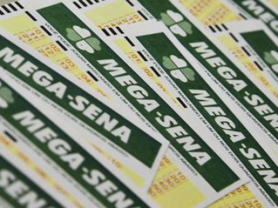 Mega-Sena acumula e prêmio vai a R$ 60 milhões Mega-Sena acumula e prêmio vai a R$ 60 milhões