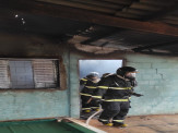 Maracaju: Bombeiros atendem ocorrência de incêndio em residência na Vila Prateada Maracaju: Bombeiros atendem ocorrência de incêndio em residência na Vila Prateada