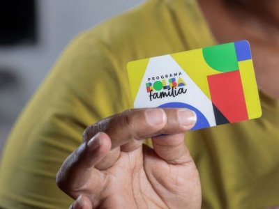 Bolsa Família começa a ser pago hoje para 14 mil famílias douradenses Bolsa Família começa a ser pago hoje para 14 mil famílias douradenses