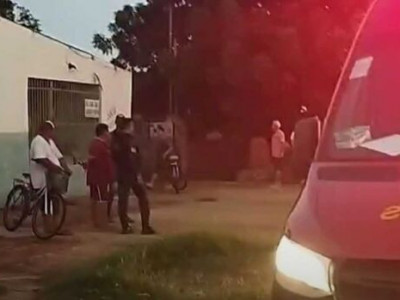 Incêndio em kitnet deixa uma pessoa em estado grave em Dourados Incêndio em kitnet deixa uma pessoa em estado grave em Dourados