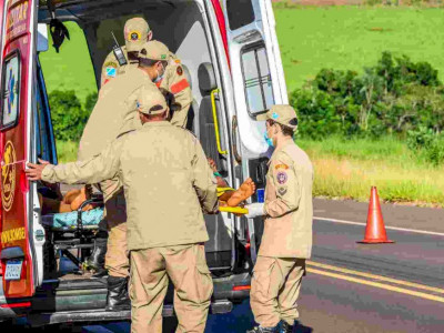Mulheres são espancadas e abandonadas seminuas em rodovia de Campo Grande Mulheres são espancadas e abandonadas seminuas em rodovia de Campo Grande