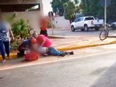 Idoso foi arremessado após colisão entre motocicletas em Aquidauana Idoso foi arremessado após colisão entre motocicletas em Aquidauana