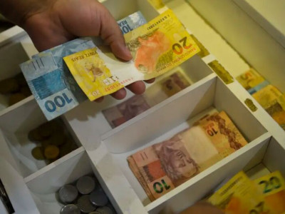 Caixa libera abono do PIS/Pasep para nascidos em março e abril Caixa libera abono do PIS/Pasep para nascidos em março e abril