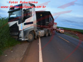 Maracaju: Colisão frontal entre carreta Bitrem e veículo Creta na rodovia MS-157