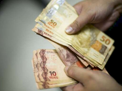 Quase 50 mil pessoas buscam negociar dívidas em MS Quase 50 mil pessoas buscam negociar dívidas em MS