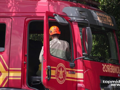 Jovem encontra munição de festim, tenta brincar e atinge próprio peito Jovem encontra munição de festim, tenta brincar e atinge próprio peito