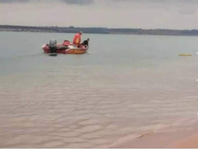 Adolescente desaparece ao nadar no Rio Paraná, em Aparecida do Taboado Adolescente desaparece ao nadar no Rio Paraná, em Aparecida do Taboado