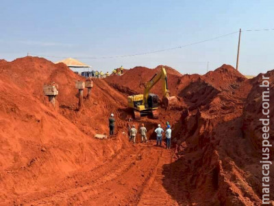 Após 17h, bombeiros encontram trabalhadores que morreram soterrados em Sonora Após 17h, bombeiros encontram trabalhadores que morreram soterrados em Sonora